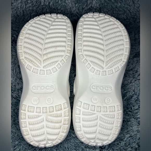 White Crocs Classic Platform - Picture 9 of 9